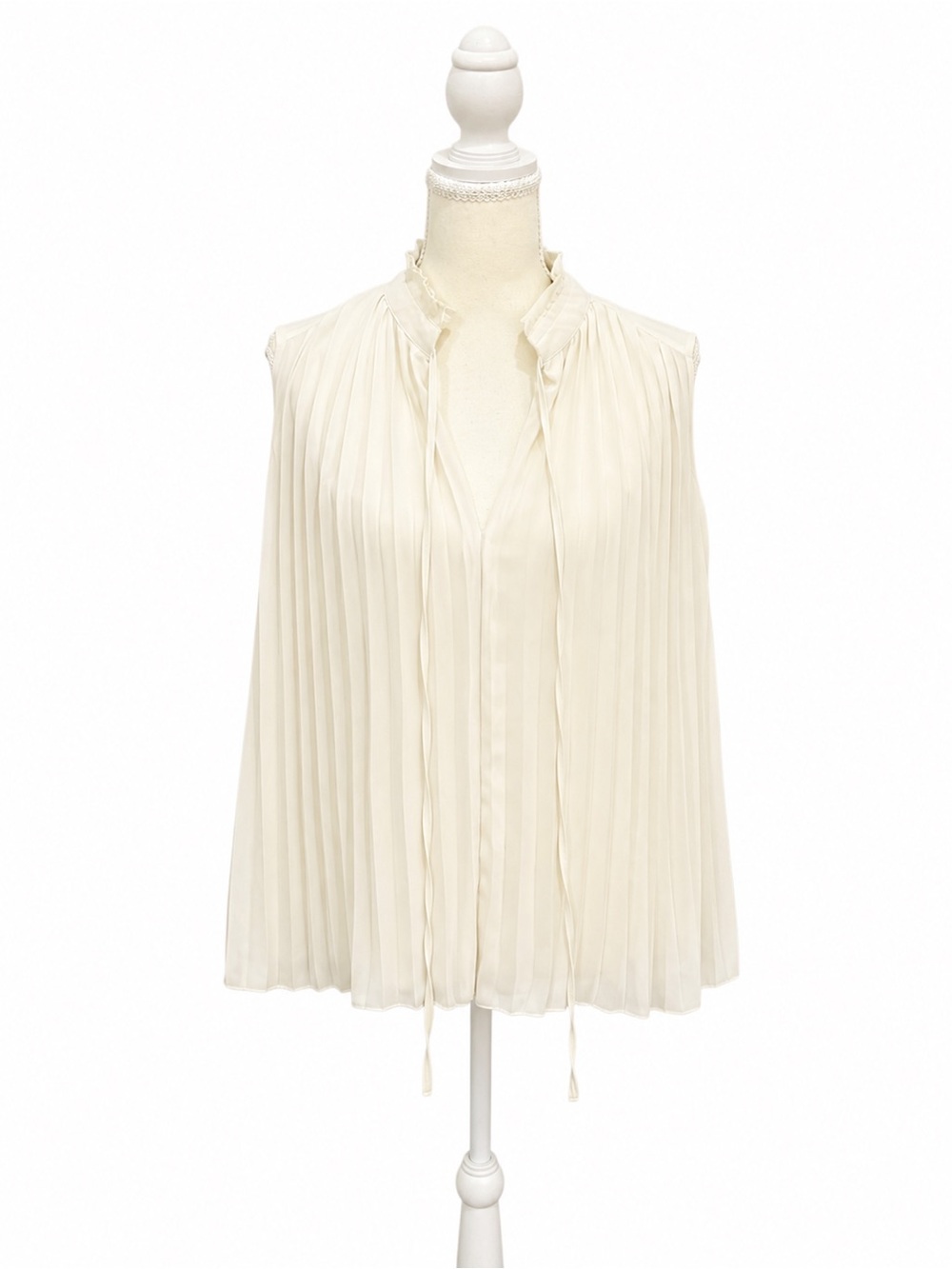 H&M Pleated Sleeveless Blouse Cream Ivory Size Medium Flowy Tie Neck Top